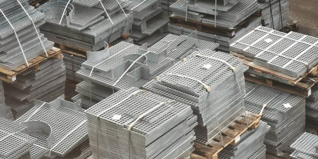 nastil-dlya-ystlugi Решетчатый настил для газохимического комплекса